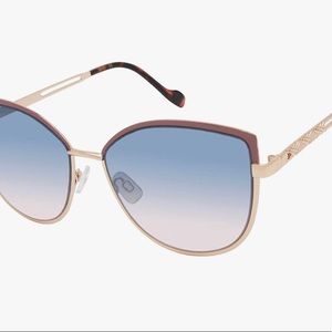 Jessica Simpson sunglasses